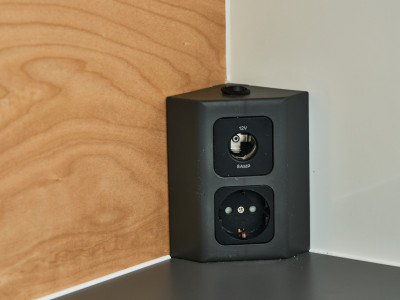 Tomas de corriente 12V/220V/USB